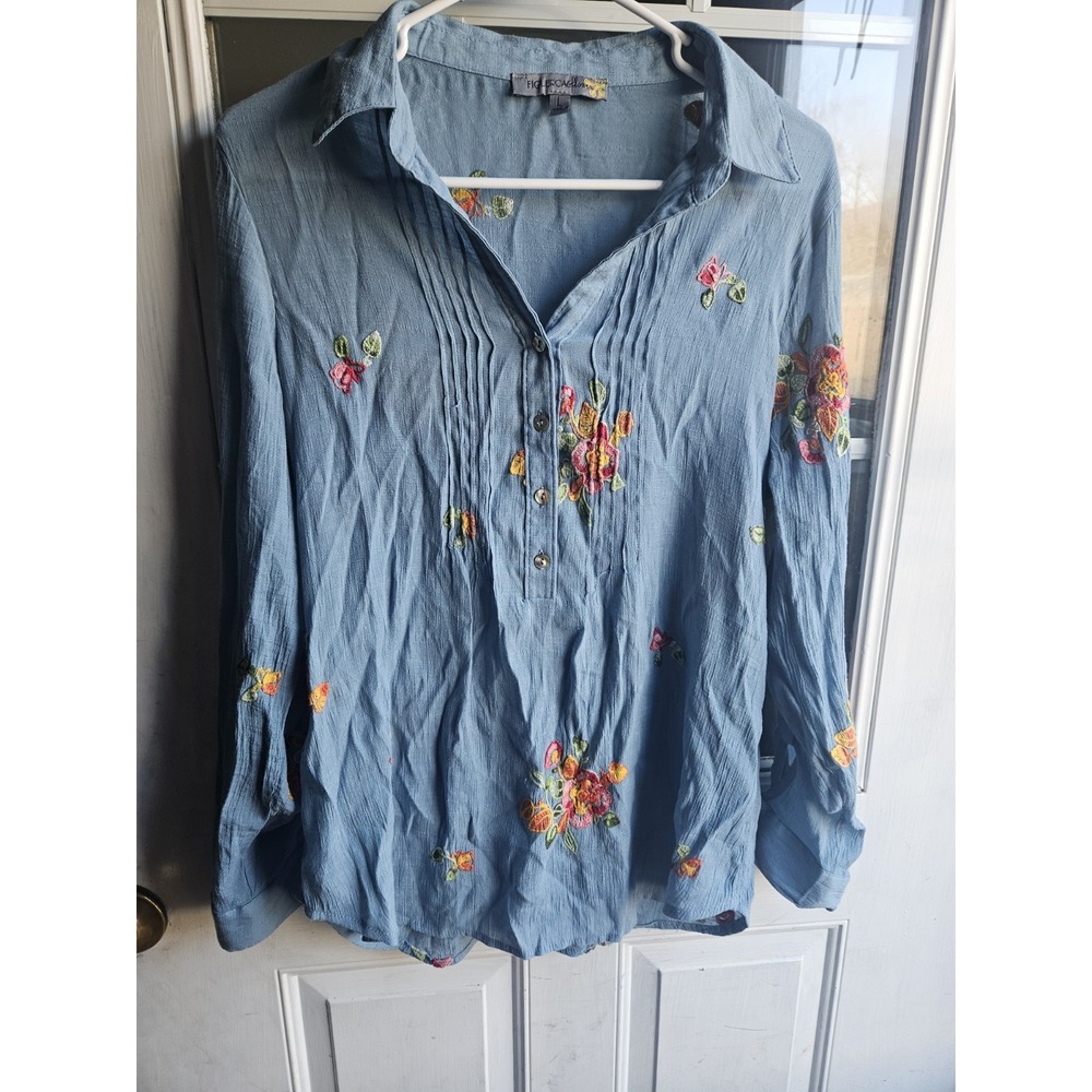 Figueroa & Flower Large Gauzy Embroidered Floral Top Collar Button Up Pleated
